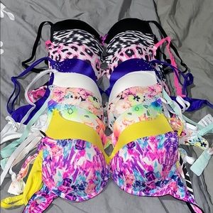 Victoria’s Secret bras 34C